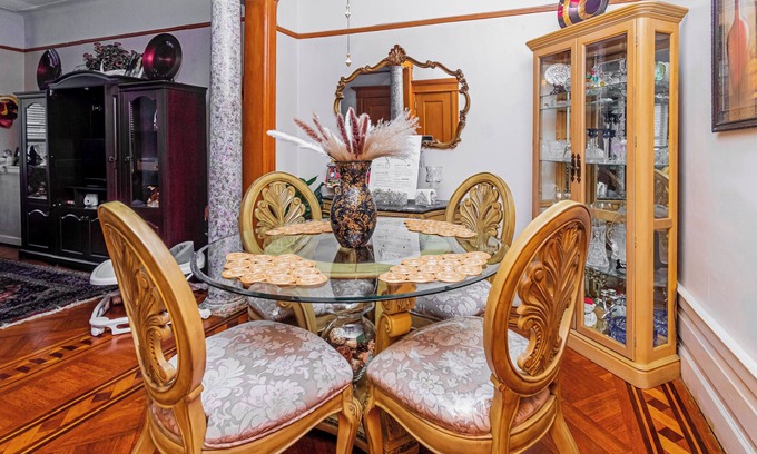 Bedford-Stuyvesant Casa | Charming 2-bedroom Brownstone with Bar and Balcony in enchanting Brooklyn