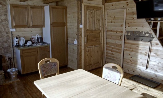 Zabljak Casa | Charming 2-bedroom bungalow in lovely Žabljak with WiFi