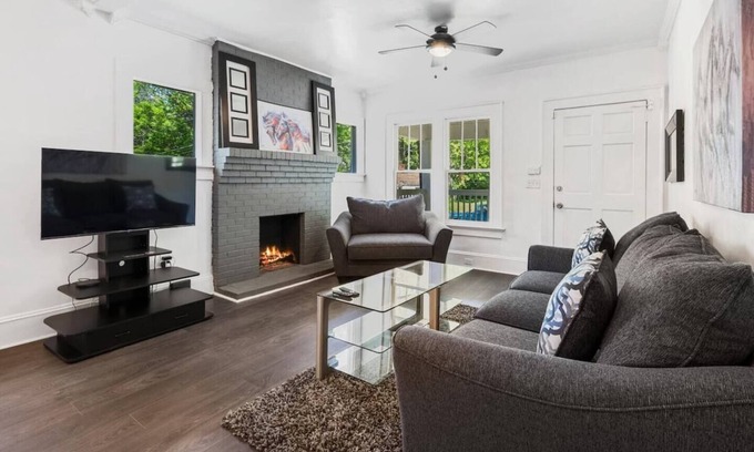 Atlanta Casa | Charming 2 Bedroom Bush Mtn Bungalow - Sleeps 5