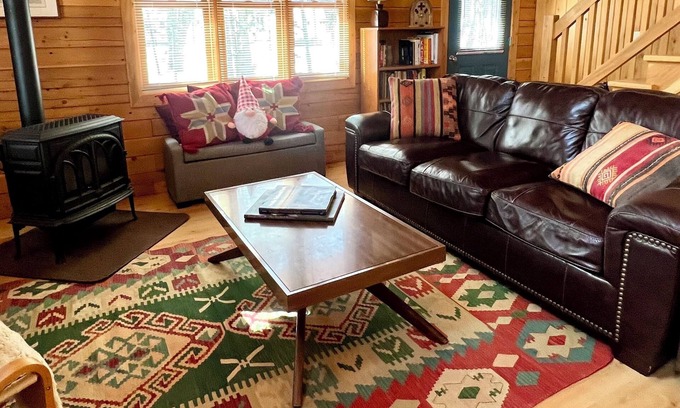 Bar Harbor Casa | Charming 2-bedroom Cabin with WiFi, AC in amazing Bar Harbor
