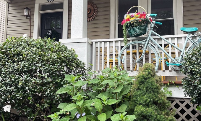 Hagerstown Cabaña | Charming 2-bedroom cottage with fenced yard pet friendly!
