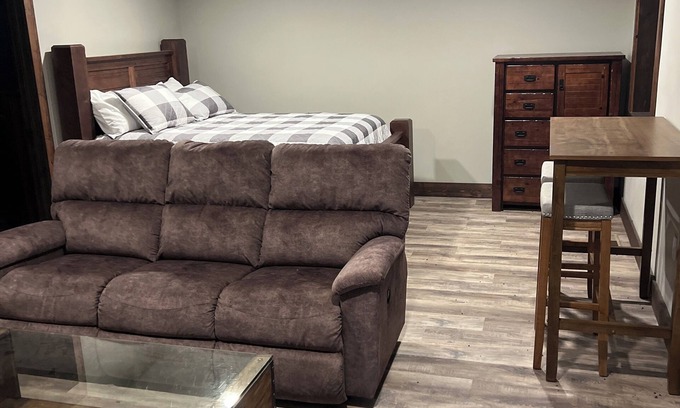 Kearney Cabina | Charming 2-bedroom cabin located just outside Kearney, Nebraska…