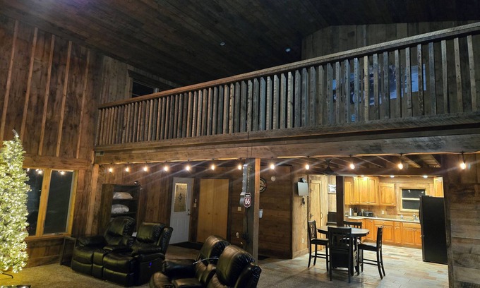 Turner County Cabina | Charming 2-bedroom cabin with AC and WiFi in marvelous Parker