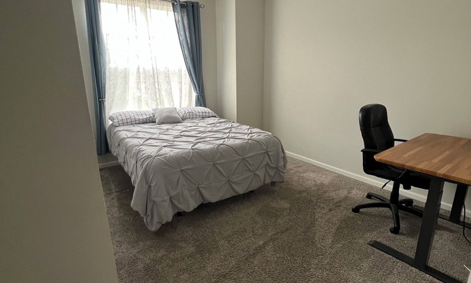 Wesley Heights Condominio | Charming 2-bedroom condo with WiFi and AC near Uptown Charlotte