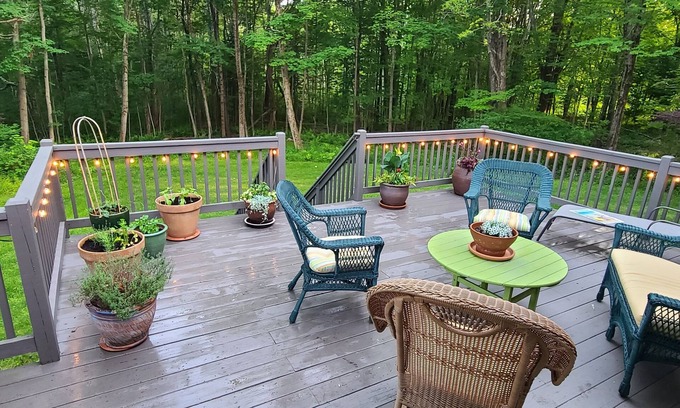 Kennebunk Casa | Charming 2 bedroom cottage in the historic part of Kennebunk sleeps 4.