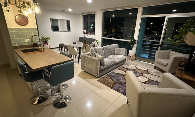 Hatillo Apartamento | Charming 2-bedroom condo apartment with WiFi, fitness & pool in San José