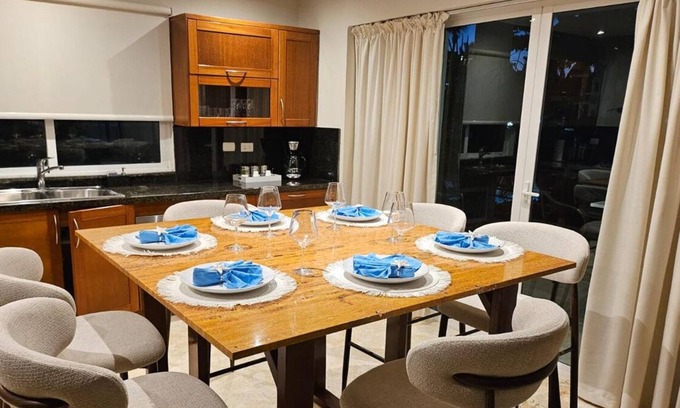 El Limon Condominio | Charming 2-bedroom condo on the beach in El Limón with AC, WiFi, and Pool.