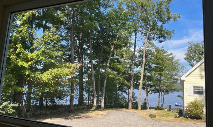 Naples Cabaña | Charming 2-bedroom cottage on Long Lake in Naples ME