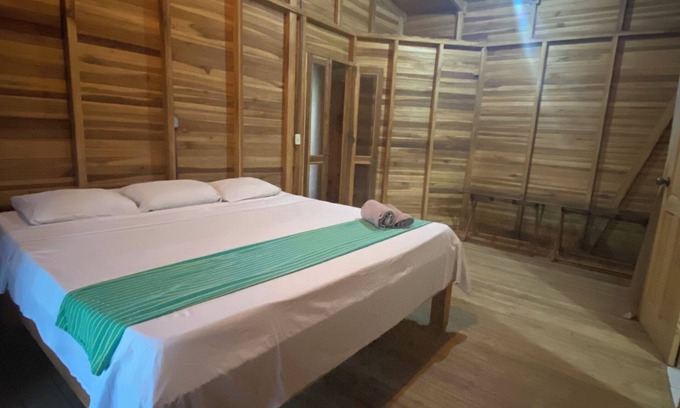 Cuajiniquil Cabaña | Charming 2-bedroom cottage in delightful Cuajiniquil with WiFi