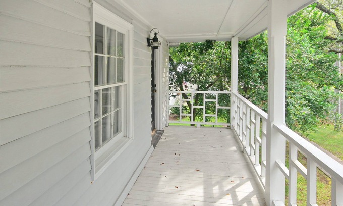 Georgetown Casa | Charming 2-bedroom house in delightful Georgetown with AC, WiFi