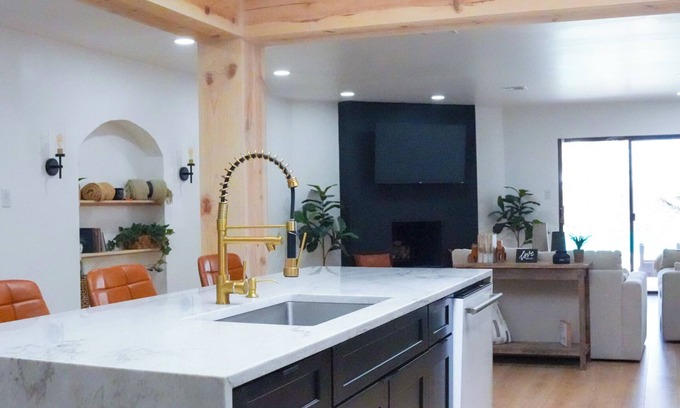 Las Cruces Casa | Charming 2-bedroom house with WiFi, AC in awesome Las Cruces