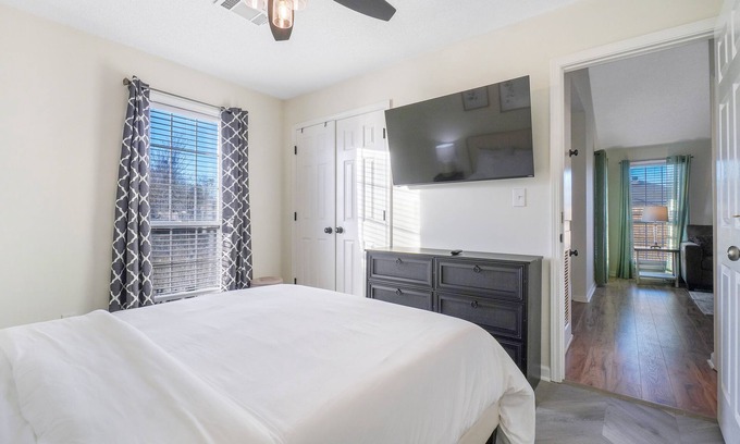 Gunter Afs Casa | Charming 2-Bedroom Home...Pet Friendly...2 Min From Baptist East