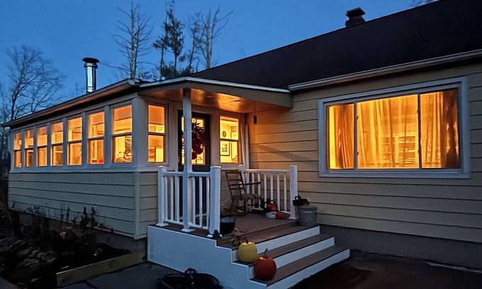 Saugerties Casa | Charming 2-bedroom house with AC, WiFi in wonderful Woodstock