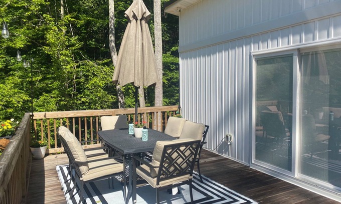 Stokes Casa | Charming 2-bedroom house in marvelous Stokesdale 2 mins from Carolina Marina