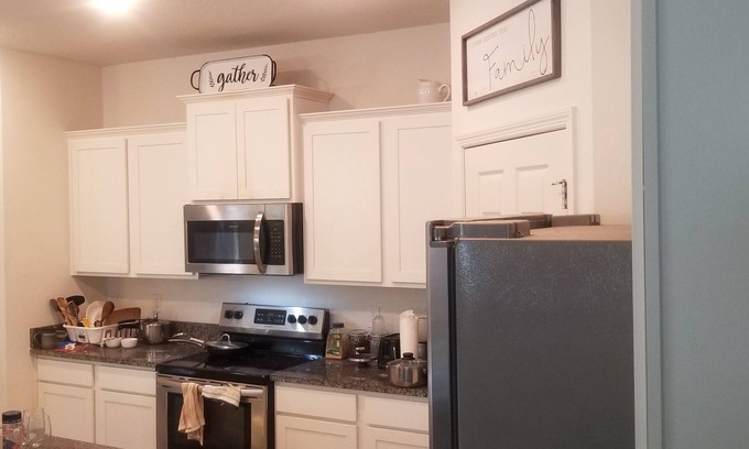 Florida Ridge Casa | Charming 2-bedroom house,AC, WiFi in tranquil Vero Beach, access to kitchen!