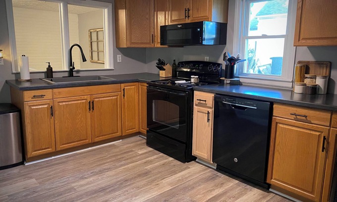 Wilmington Casa | Charming 2 Bedroom House on Wayne