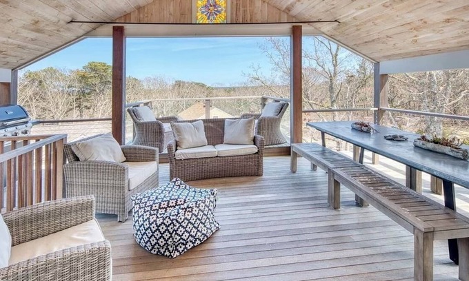 Edgartown Casa | Charming 2-bedroom house on Chappy with pool, Tennis, pickleball, WiFi and AC