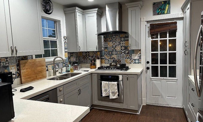 Jefferson Casa | Charming 2-bedroom house in lovely Jefferson,steps to Ochsner Hospital
