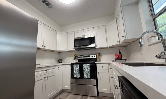 Lake City Casa | Charming 2-bedroom house with WiFi, AC in fantastic Lake City