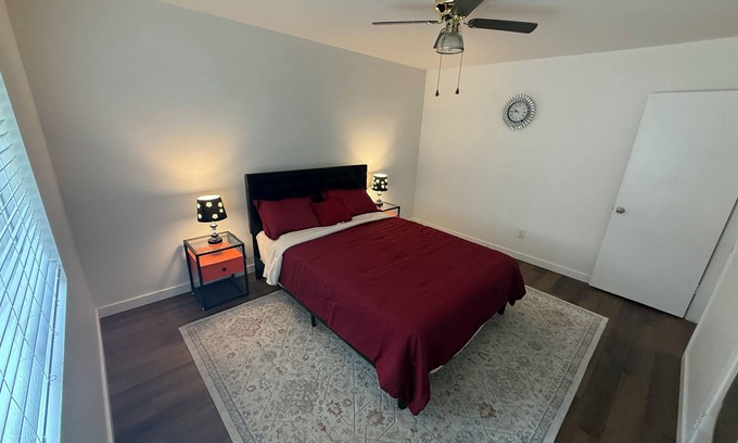 Arlington Casa | Charming 2-bedroom house in lovely Riverside with AC