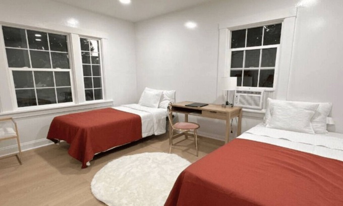 Central San Mateo Casa | Charming 2-bedroom house in nice San Mateo with WiFi, AC