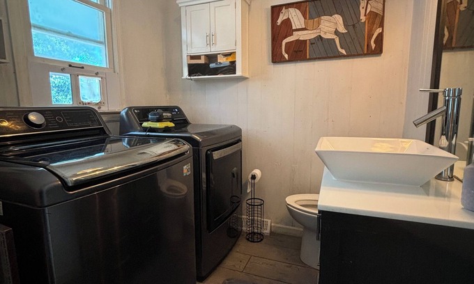 Galloway Casa | Charming 2-bedroom house with AC, fitness room in gorgeous Galloway
