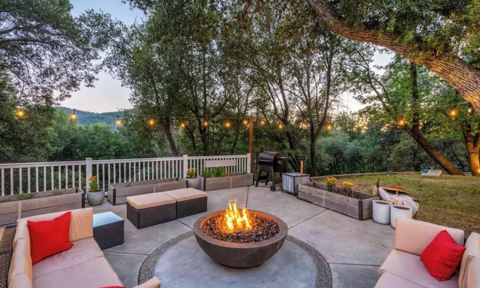 Midpines Casa | Charming 2-bedroom house with WiFi, AC, EV charger NEAR Yosemite