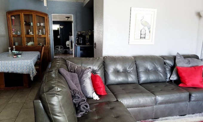 Palmdale Casa | Charming 2-bedroom house with WiFi, AC in lovely Palmdale