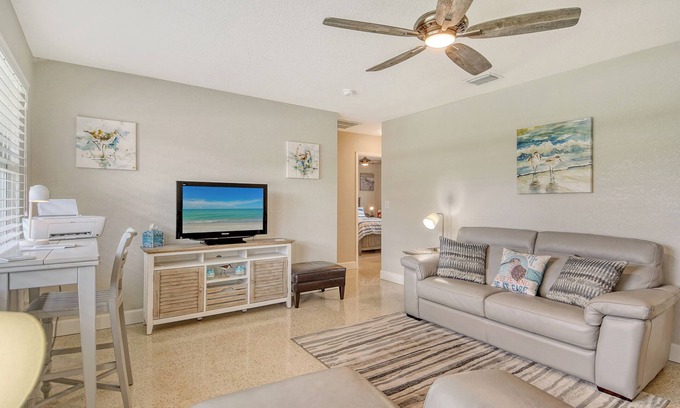 South Sarasota Casa | Charming 2-bedroom house with AC in Sarasota