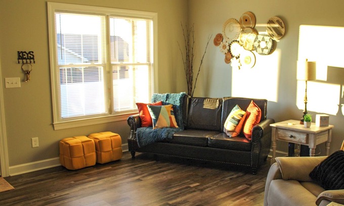 Savannah Casa | Charming 2-bedroom house in Savannah. Be our guest!
