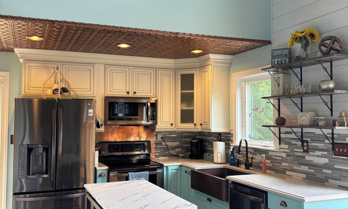 Albany Casa | Charming 2-bedroom house in Albany only 4 miles from the lake