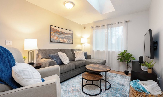 West Central Casa | Charming 2-bedroom house in Spokane with WiFi and AC