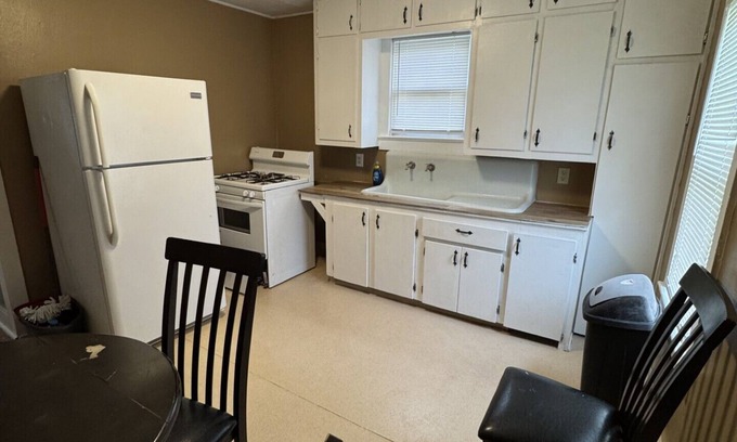Sulphur Casa | Charming 2-bedroom house in lovely Sulphur with Spacious Patio