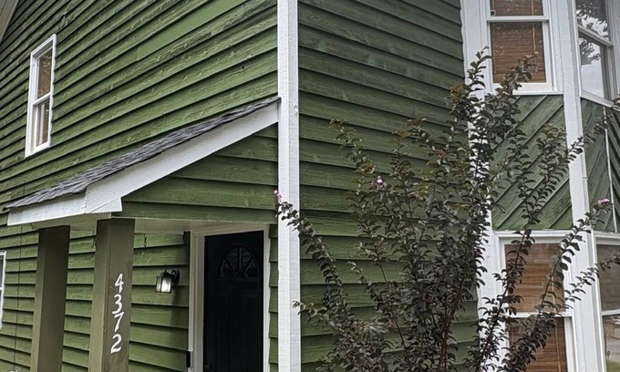 Macon Casa | Charming 2-bedroom house in tranquil Macon with AC. Pets welcome.