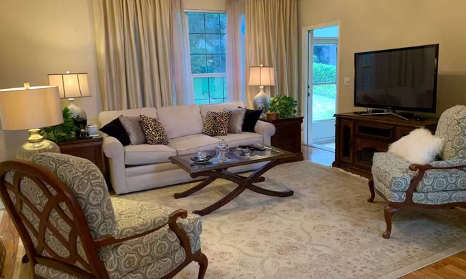Ocala Casa | Charming 2-bedroom house in enchanting Ocala with AC