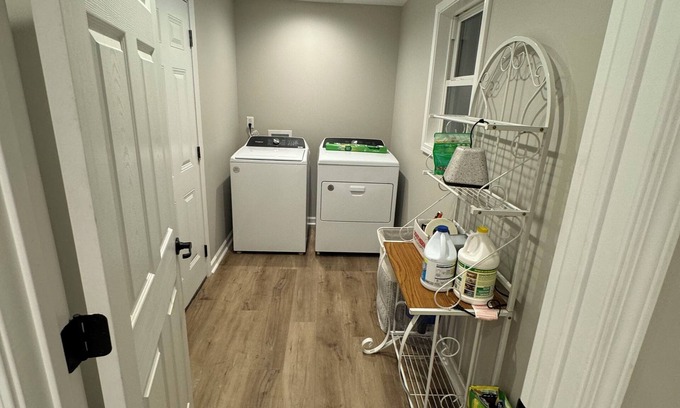 Etta Casa | Charming 2-bedroom house 20 miles from stadium