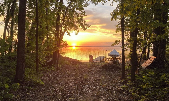 Dent Cabina | Charming 2 bedroom lake cabin