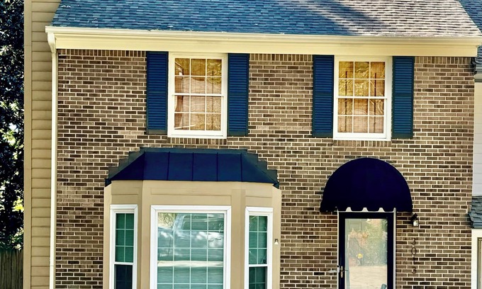 Crestline Heights Casa | Charming 2-bedroom townhome conveniently located