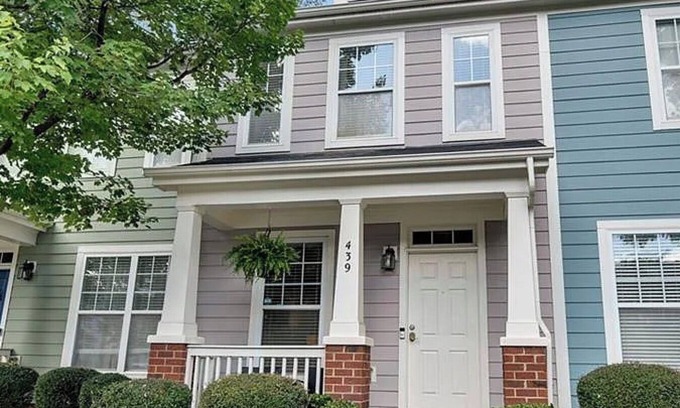Wesley Heights Casa | Charming 2 bedroom townhome, on greenway & walking distance to stadiums/uptown
