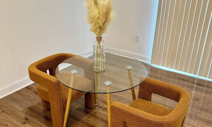 Biddleville Casa | Charming 2-bedroom townhome with AC and WiFi 10 MINUTES FROM DOWNTOWN