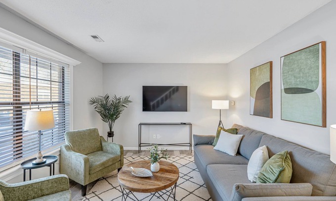 Columbia Casa | Charming 2-bedroom Townhome- Close Proximity