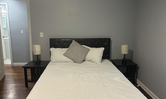 Columbus Casa | Charming 2-bedroom townhome with WiFi, AC in Columbus nearAirport