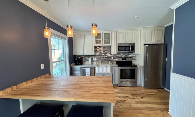 South Down Shores Casa | Charming 2-bedroom townhome in gated community near Lake Winnipesaukee!
