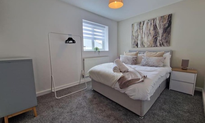 Tredegar Casa | Charming 2 BedRoom Tredegar Gem. Sleeps 4