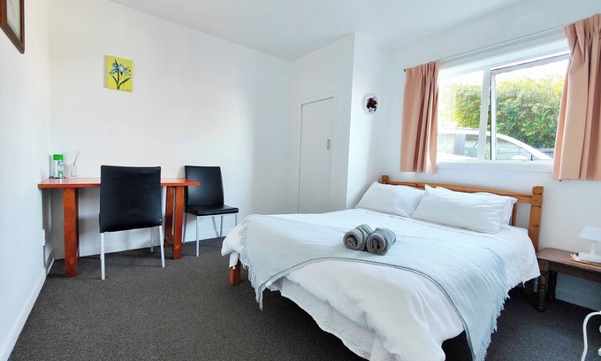 Johnsonville Casa | Charming 2-bedroom unit in lovely Wellington with AC, WiFi sale on now