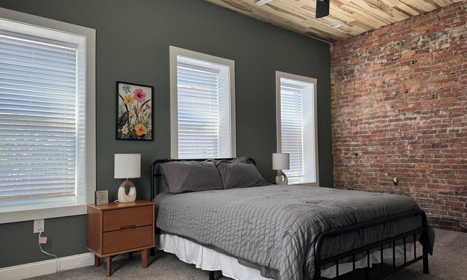 Chillicothe Apartamento | Charming 2-bedroom apartment on the downtown square