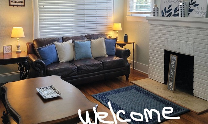 Murray Hill Casa | Charming 2 bedroom /2 Bathroom