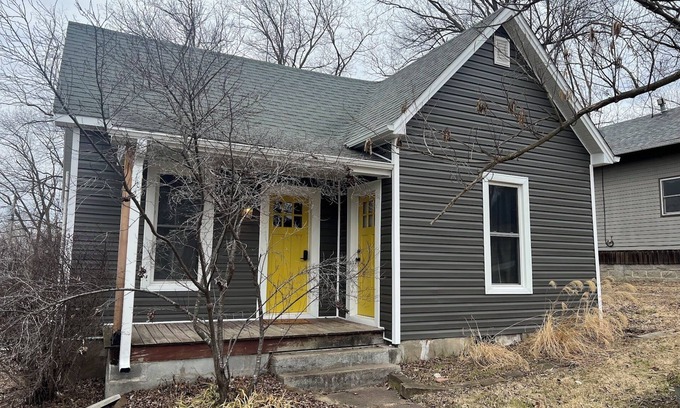 New Franklin Casa | Charming 2-bedroom bungalow. Just 750 feet from the Katy Trail!