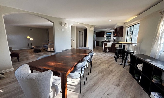 Thousand Oaks Casa | Charming 2-bedroom house in serene Newbury Park with AC