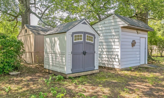 Newport News Casa | Charming 2-bedroom house in delightful Newport News with WiFi, AC Near Hospitals